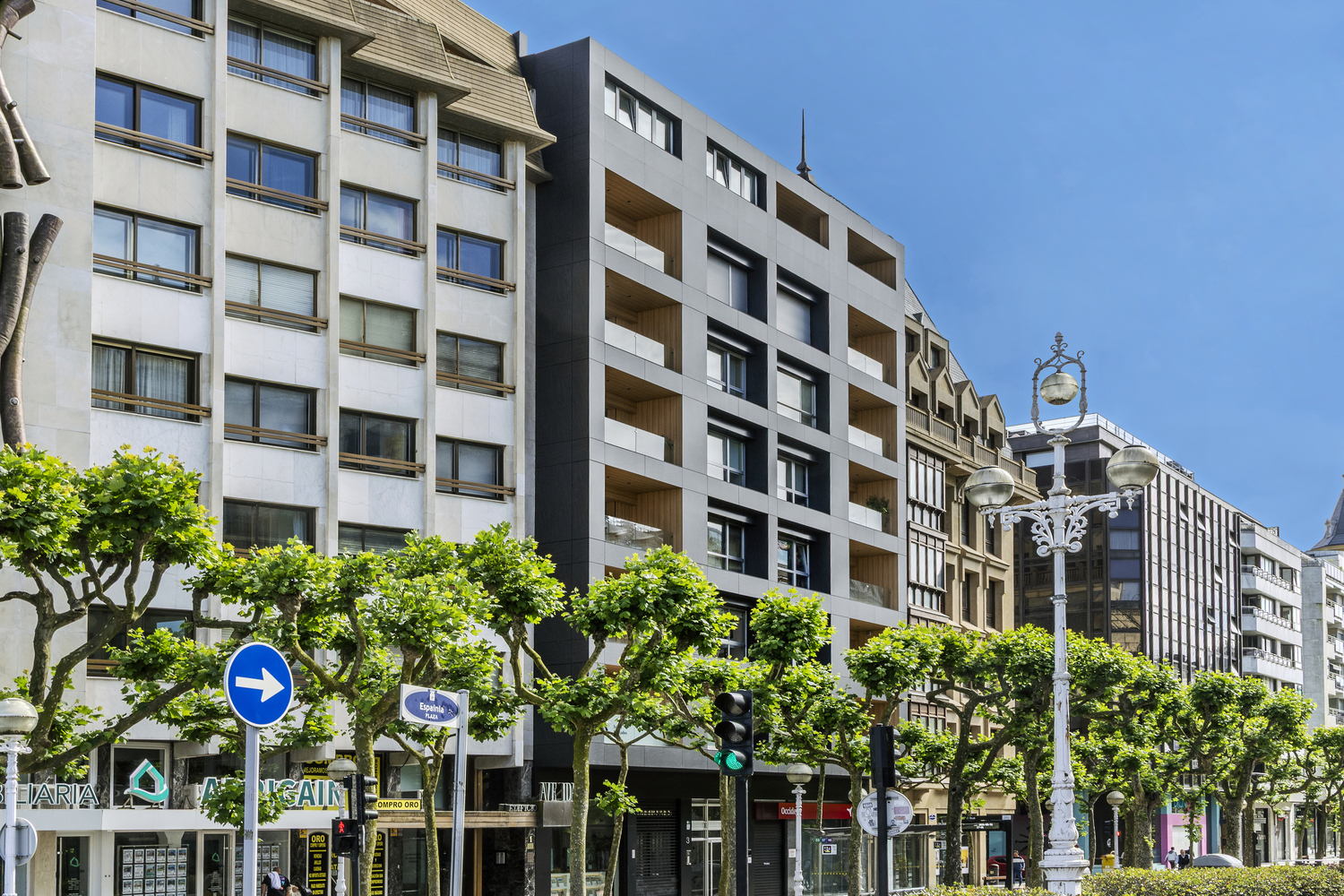 Repensando a fachada de uma residência no País Basco, na Espanha.